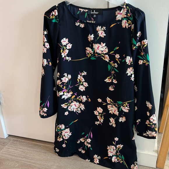 Lulus long sleeve mini dress, navy blue with floral pattern - Picture 2 of 4